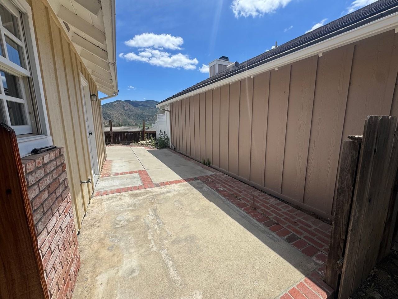 1217 Pearlbush Ct - Photo 2 of 24