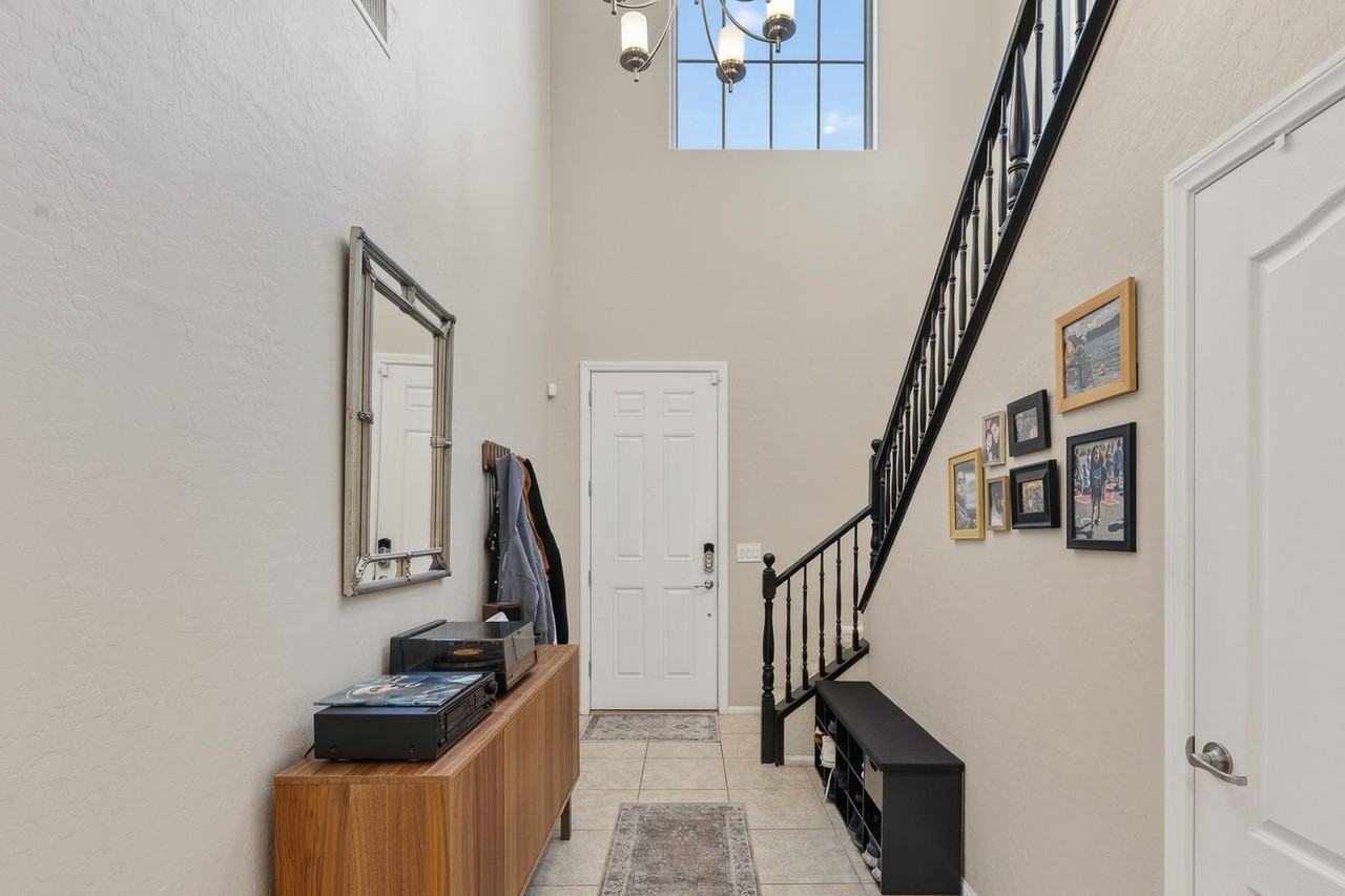 10615 College Hill Ave - Photo 4 of 48