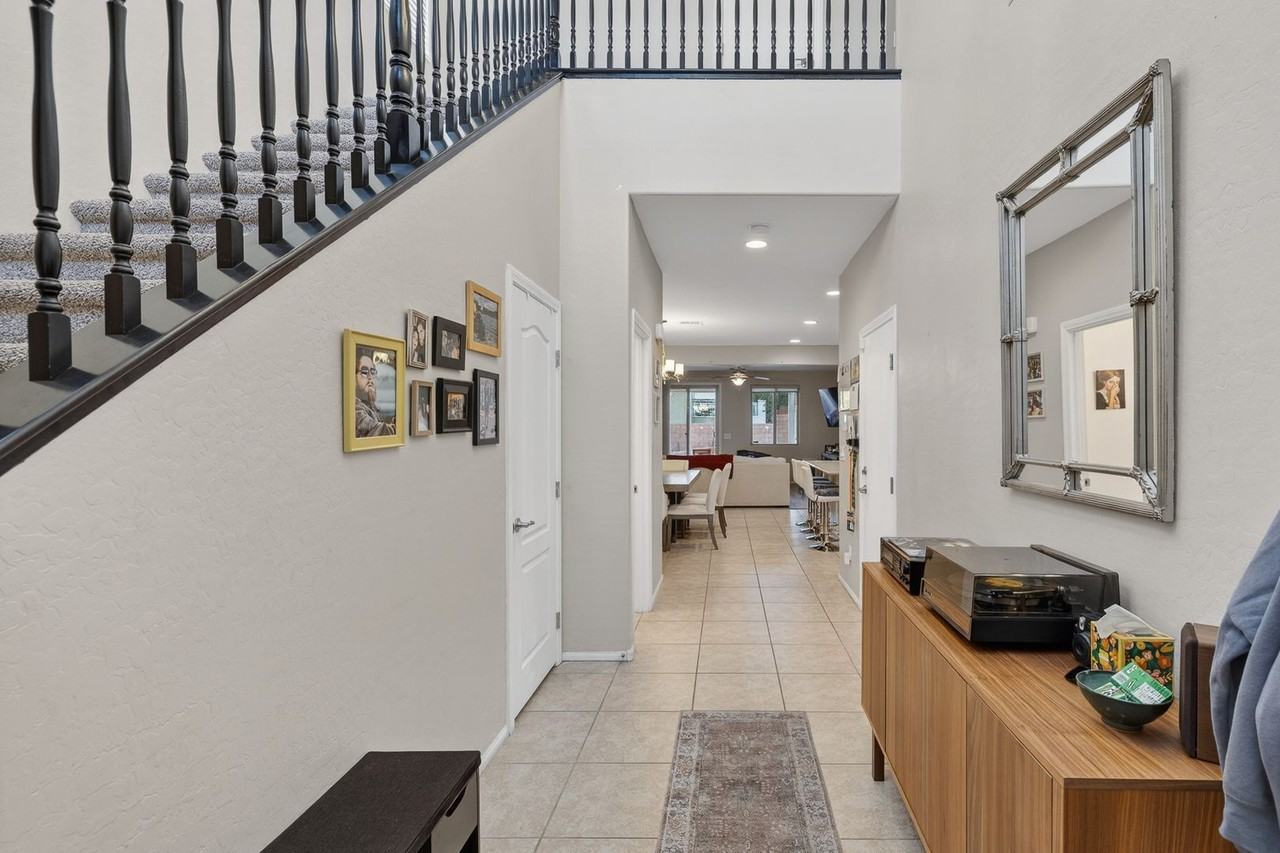 10615 College Hill Ave - Photo 5 of 48