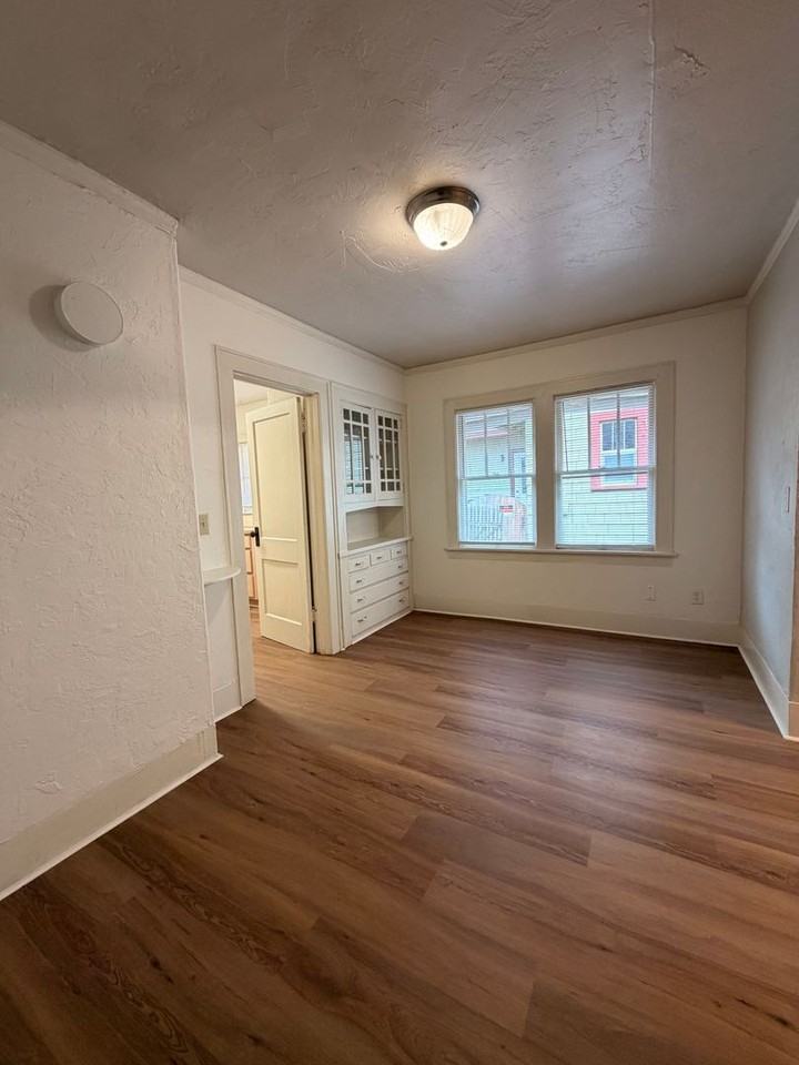 1895 W 18th Ave - Photo 4 of 20