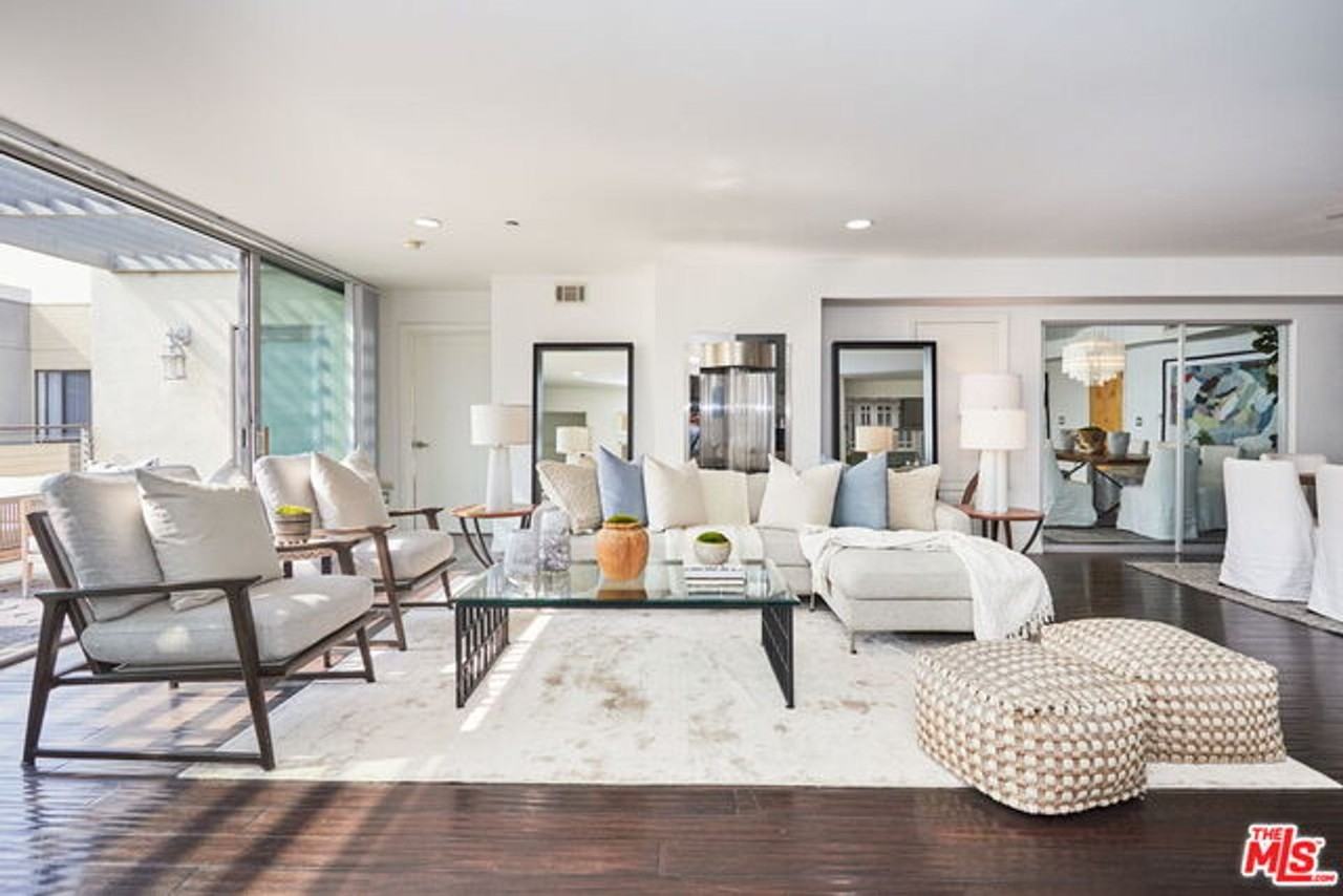 1544 7th St - Photo 4 of 34