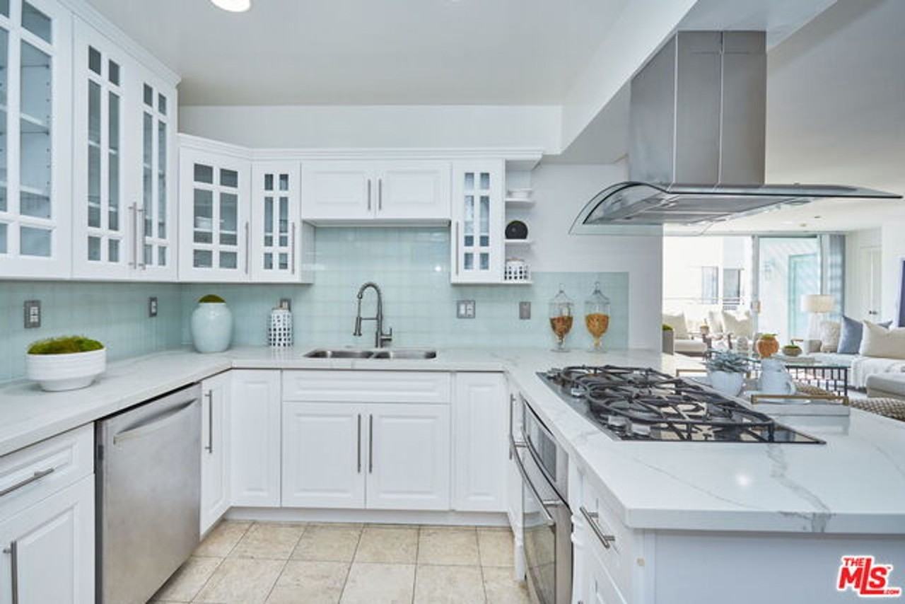 1544 7th St - Photo 7 of 34