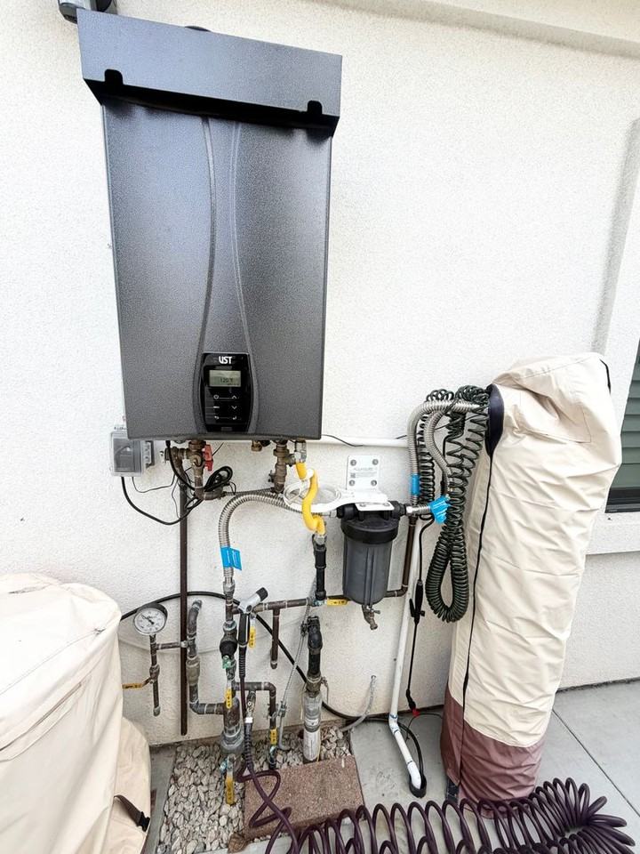 10317 Olive St - Photo 4 of 25