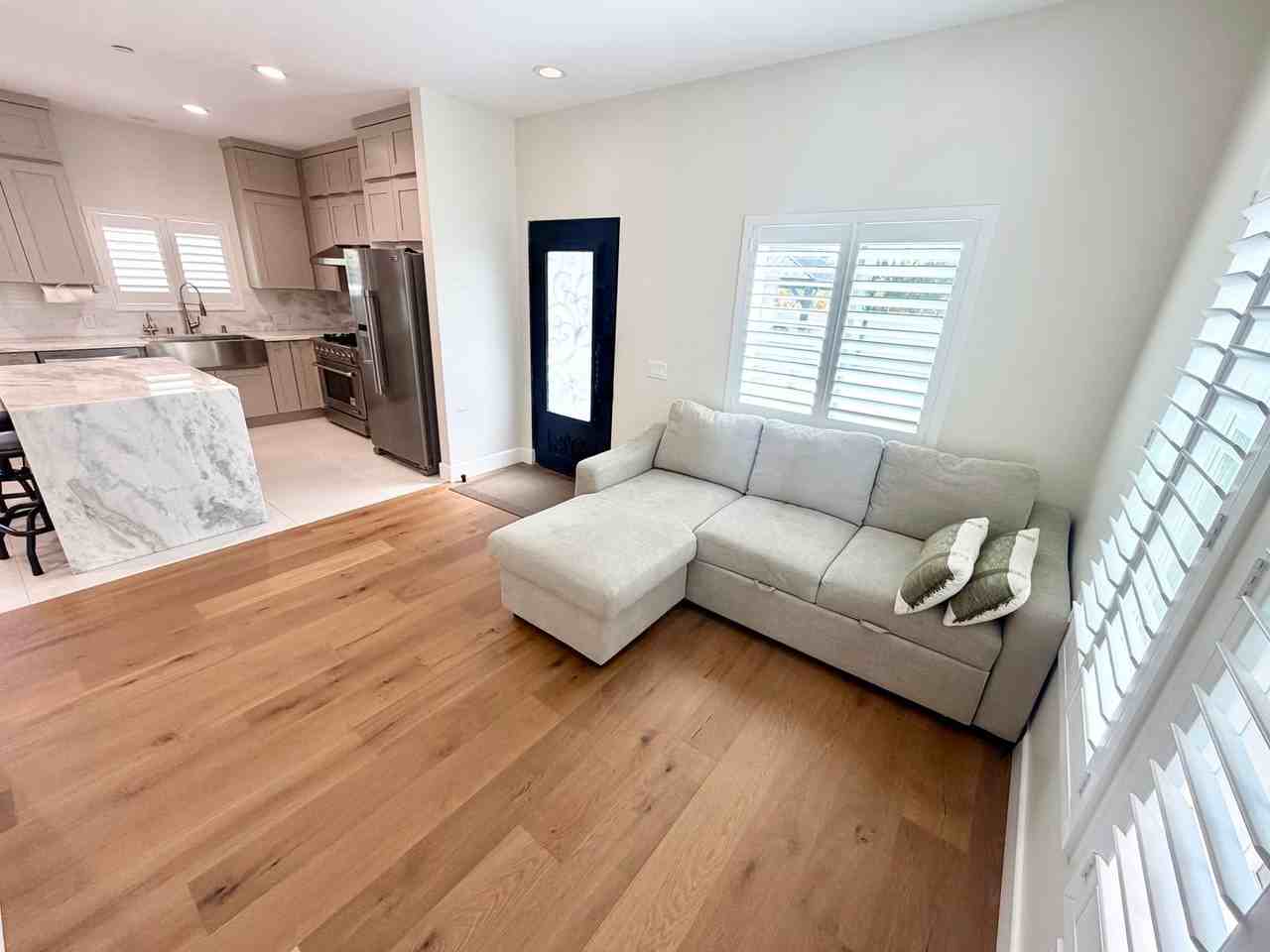 10317 Olive St - Photo 6 of 25