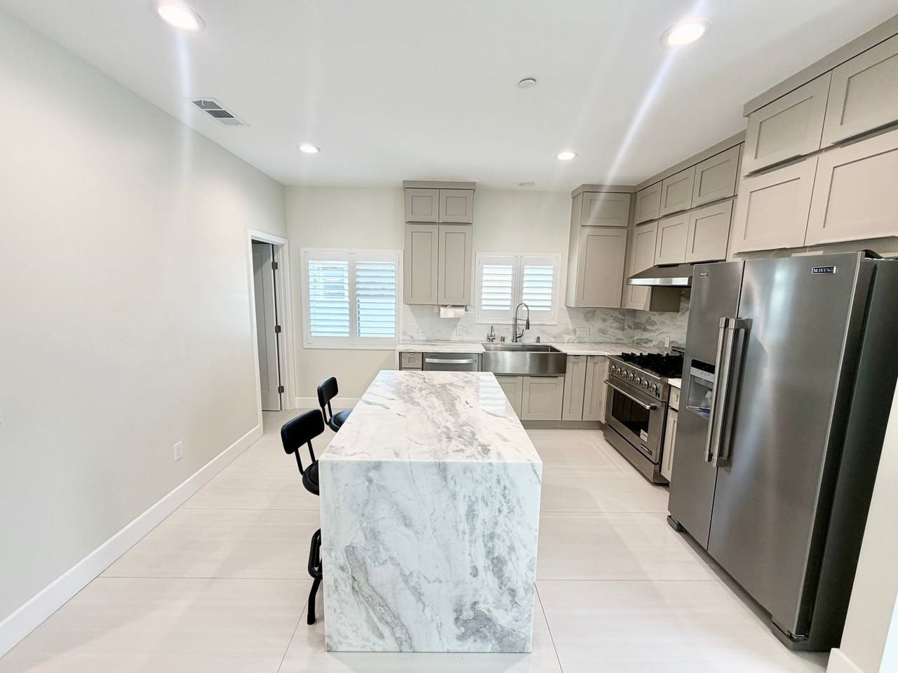 10317 Olive St - Photo 7 of 25