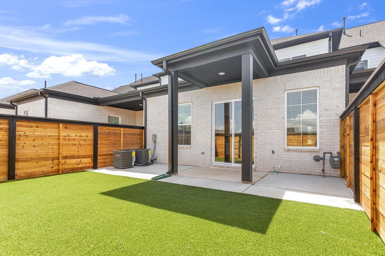 4859 Chatelet Dr - Photo 2 of 3