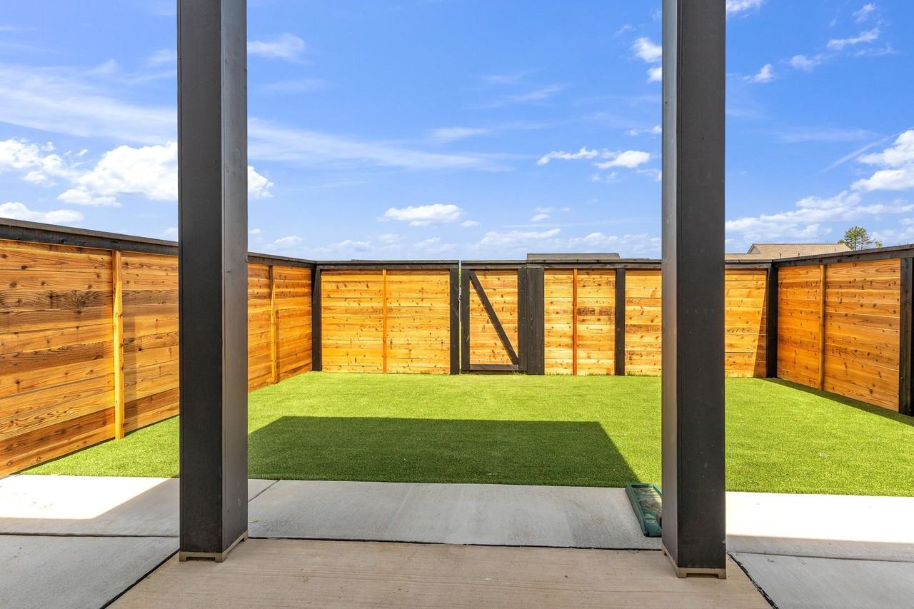 4859 Chatelet Dr - Photo 3 of 3