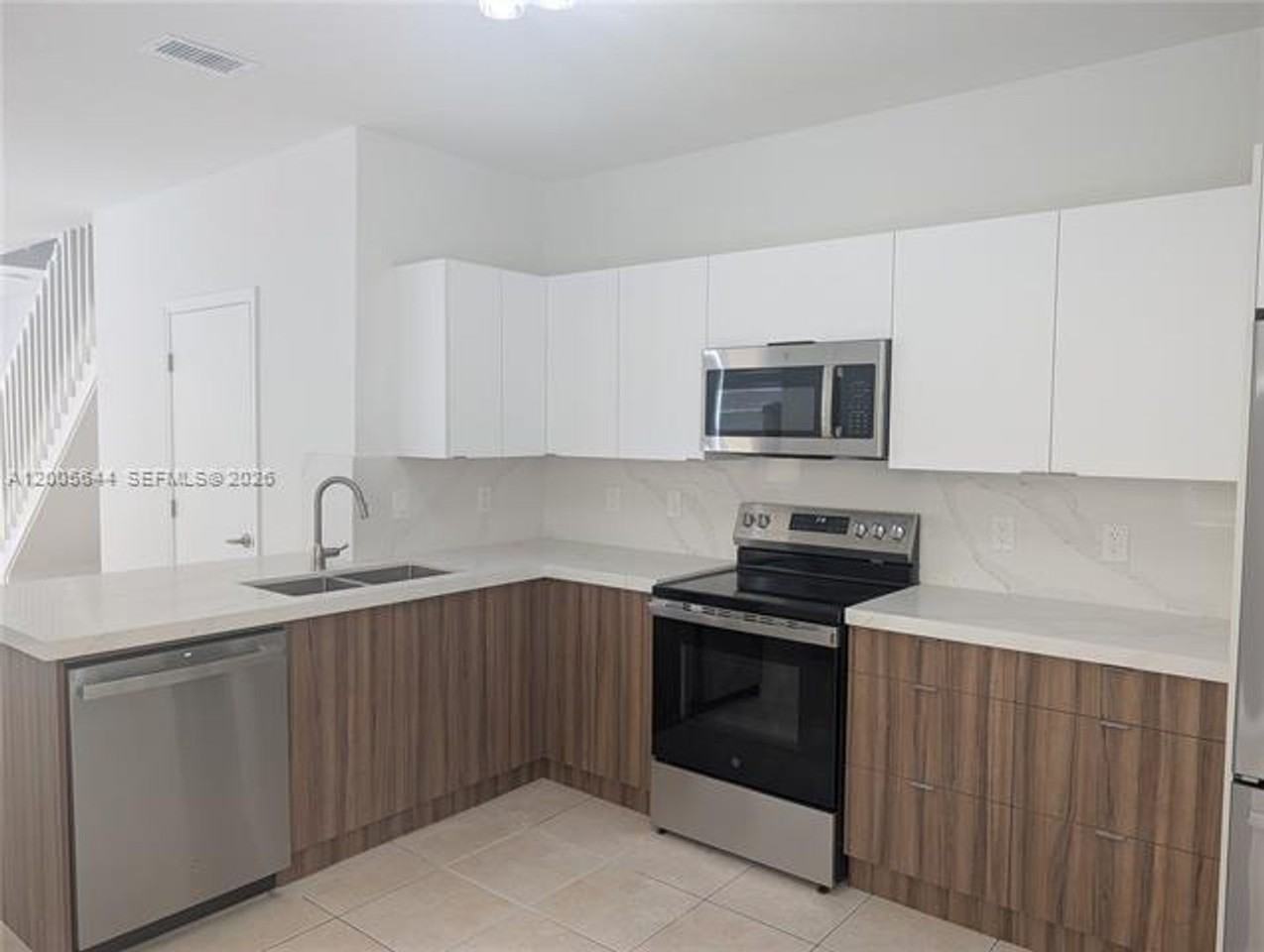 2143 2143 Hacienda Ter th 2143 - Photo 2 of 15