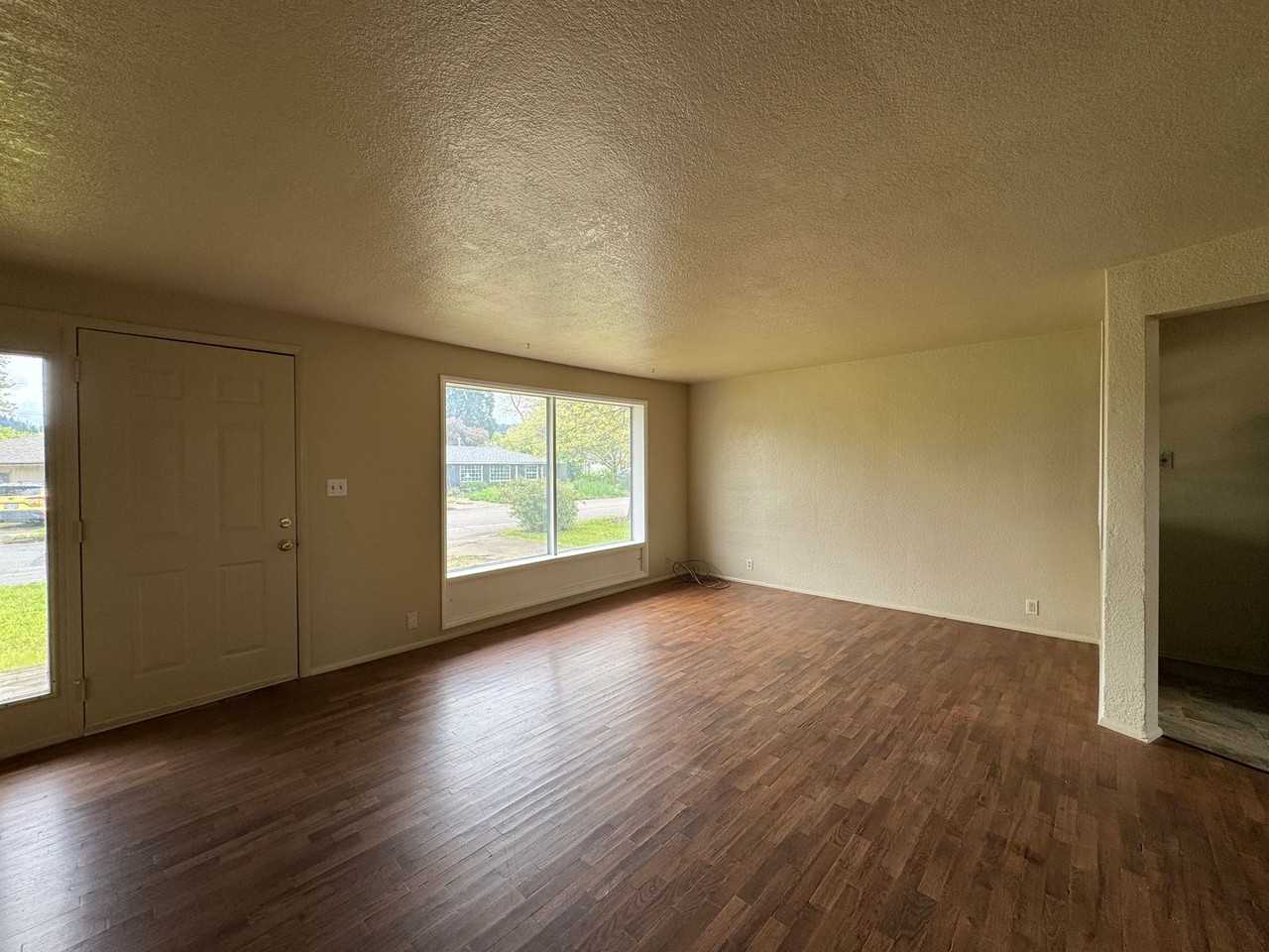 2860 Pearl St - Photo 3 of 12