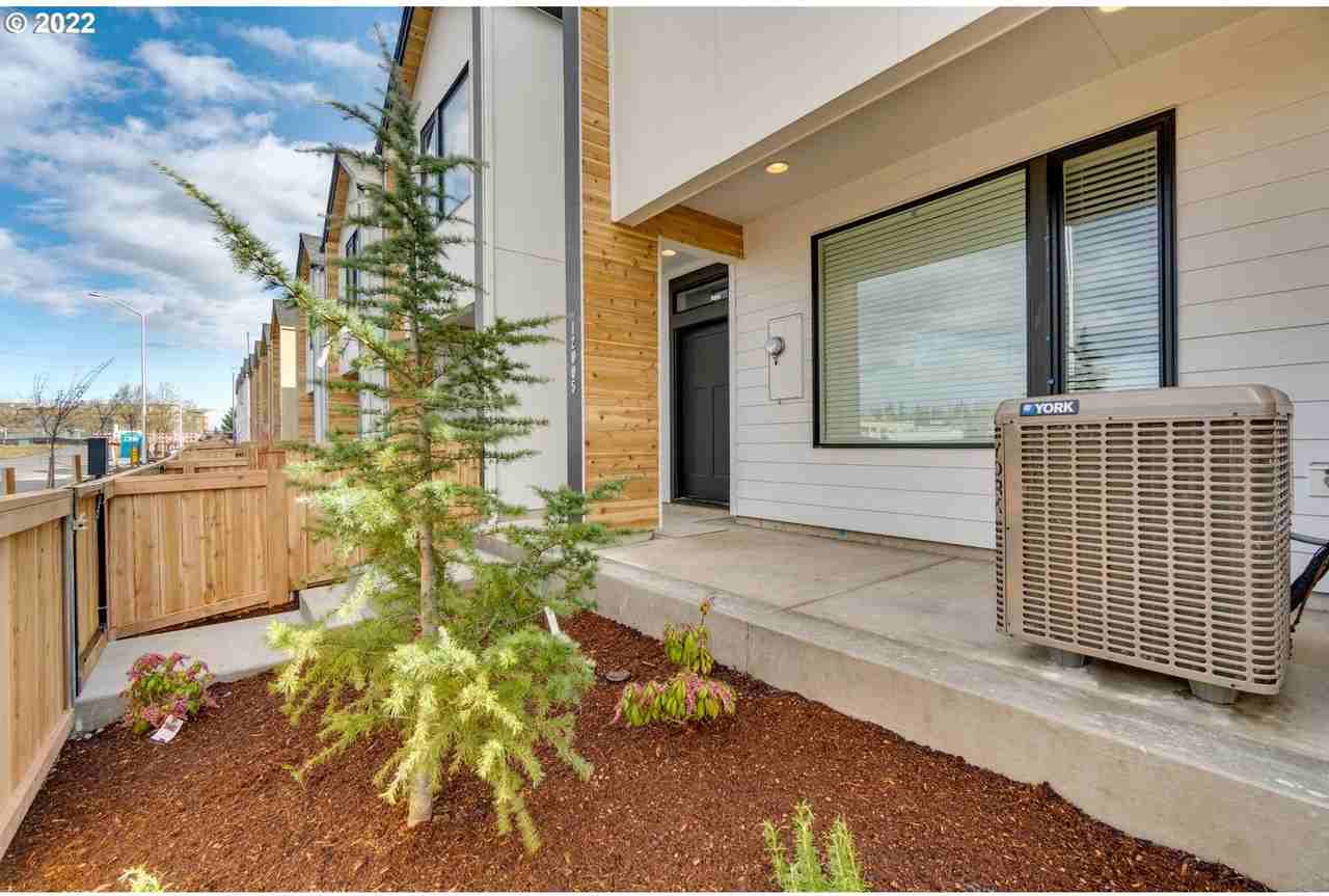 12041 Se 5th St - Photo 5 of 44