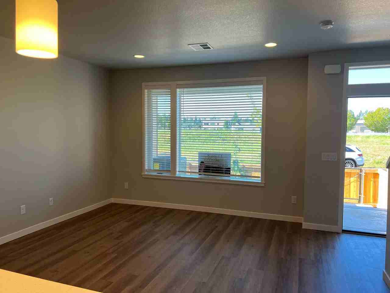 12041 Se 5th St - Photo 7 of 44