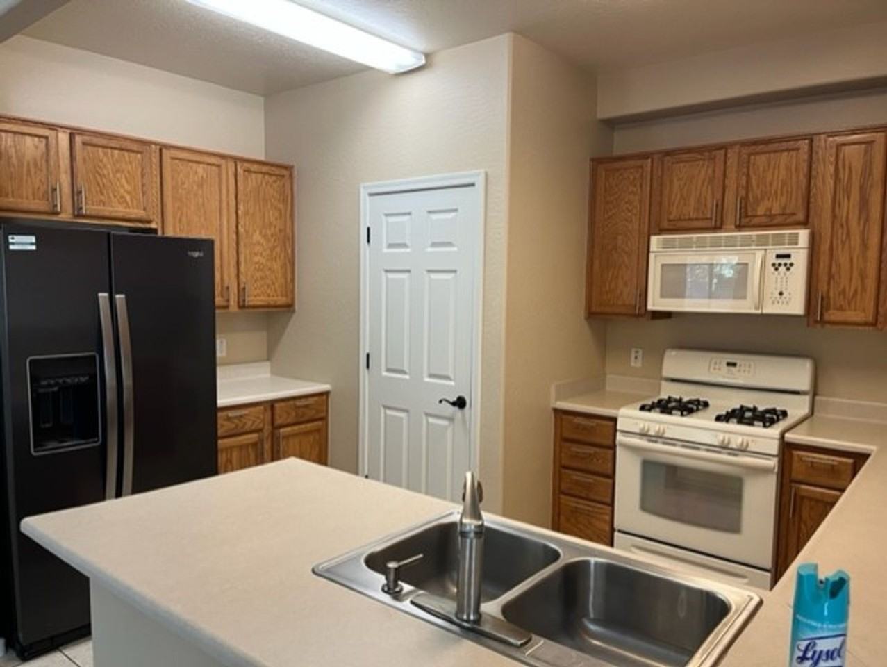 1120 Leaf Ln - Photo 4 of 7