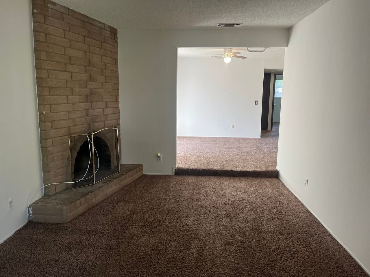 6613 Hillsdale Blvd - Photo 3 of 20