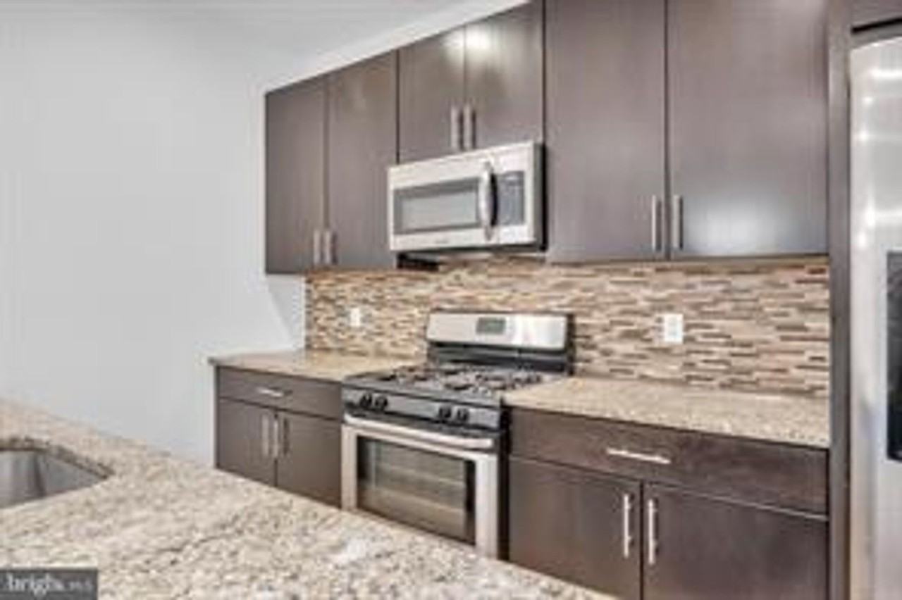 616 N American St - Photo 2 of 22