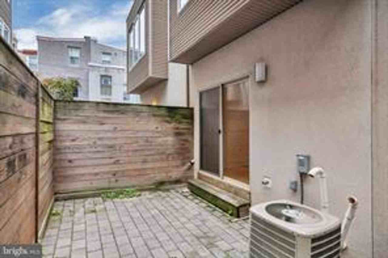 616 N American St - Photo 4 of 22