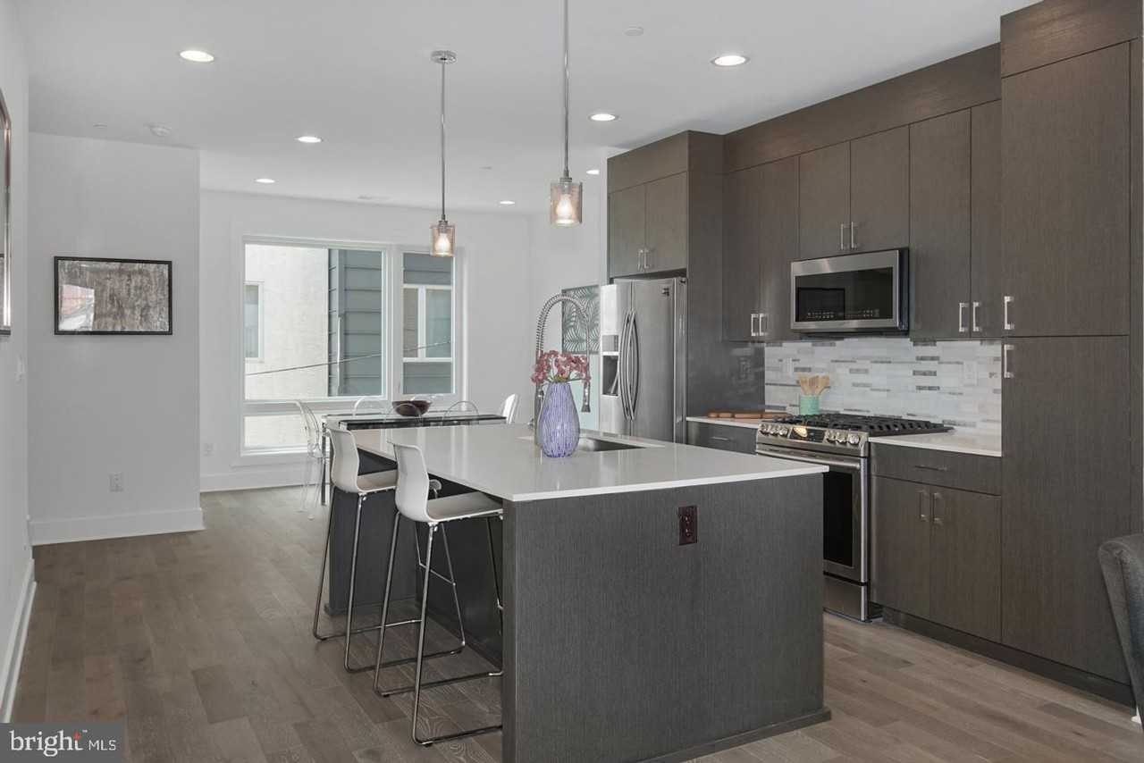 1420 S Howard St - Photo 3 of 31