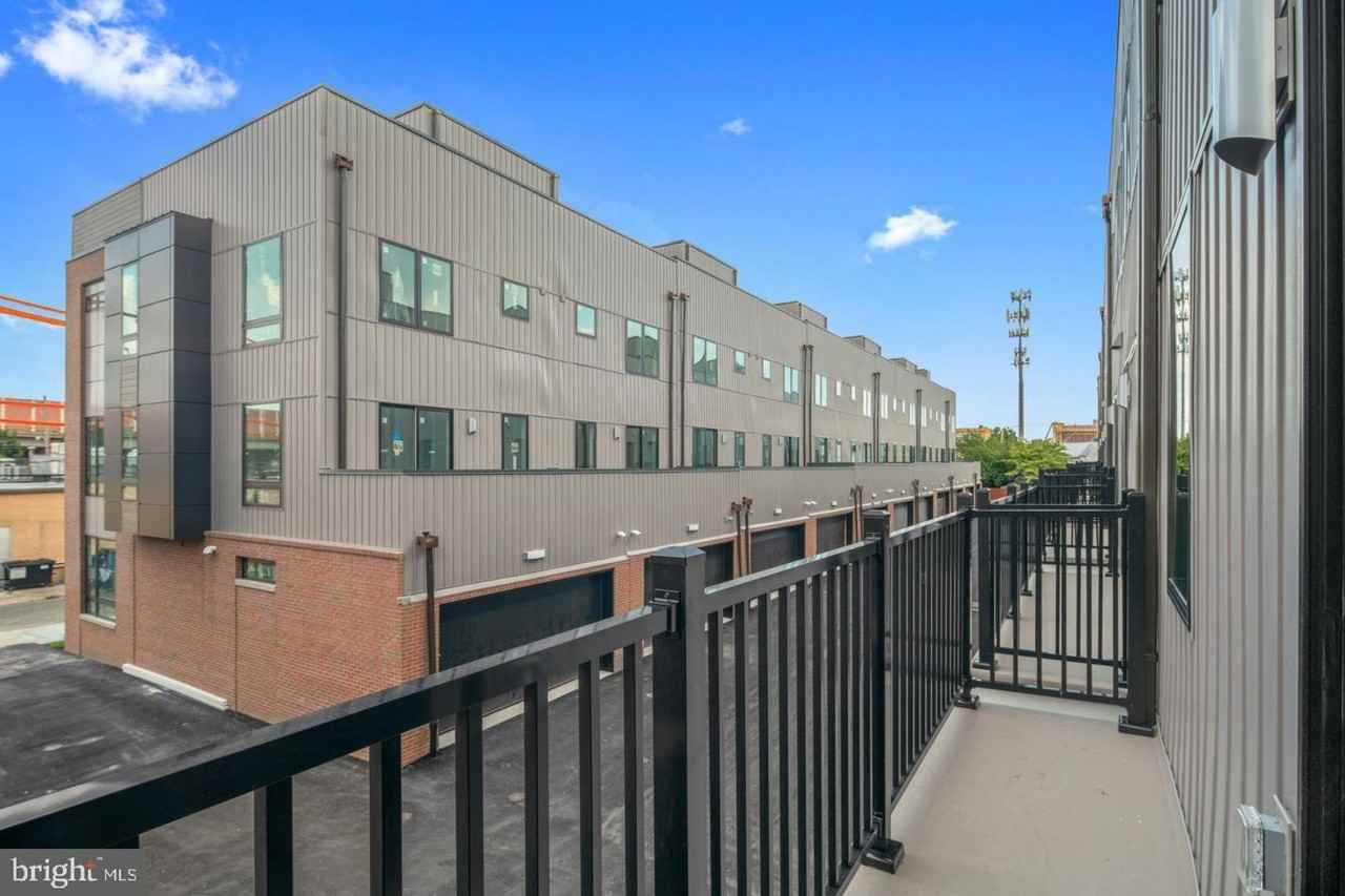 1420 S Howard St - Photo 7 of 31