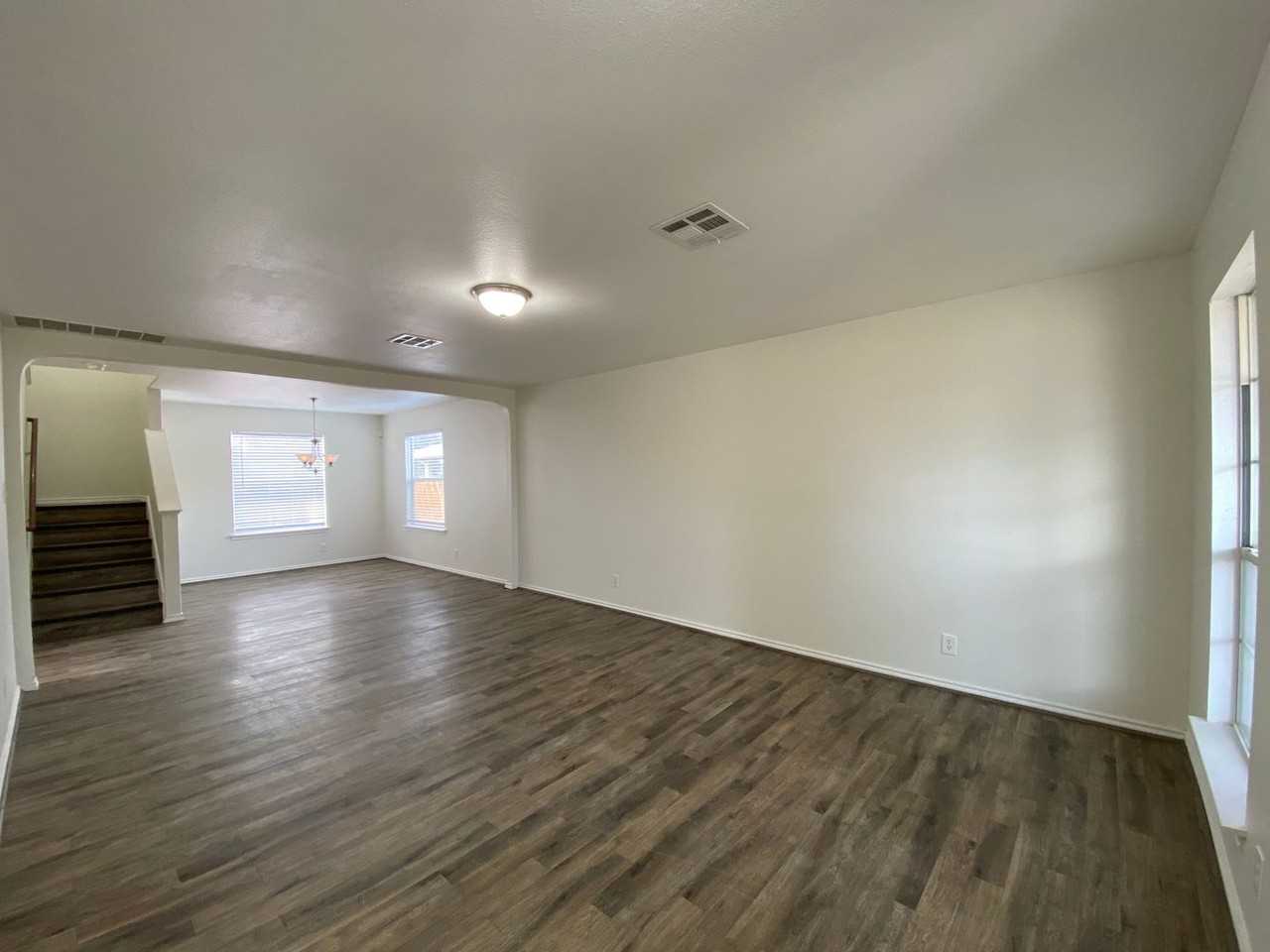 373 Starling Crk - Photo 4 of 34