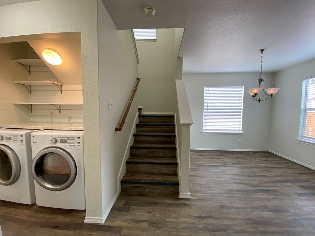 373 Starling Crk - Photo 6 of 34