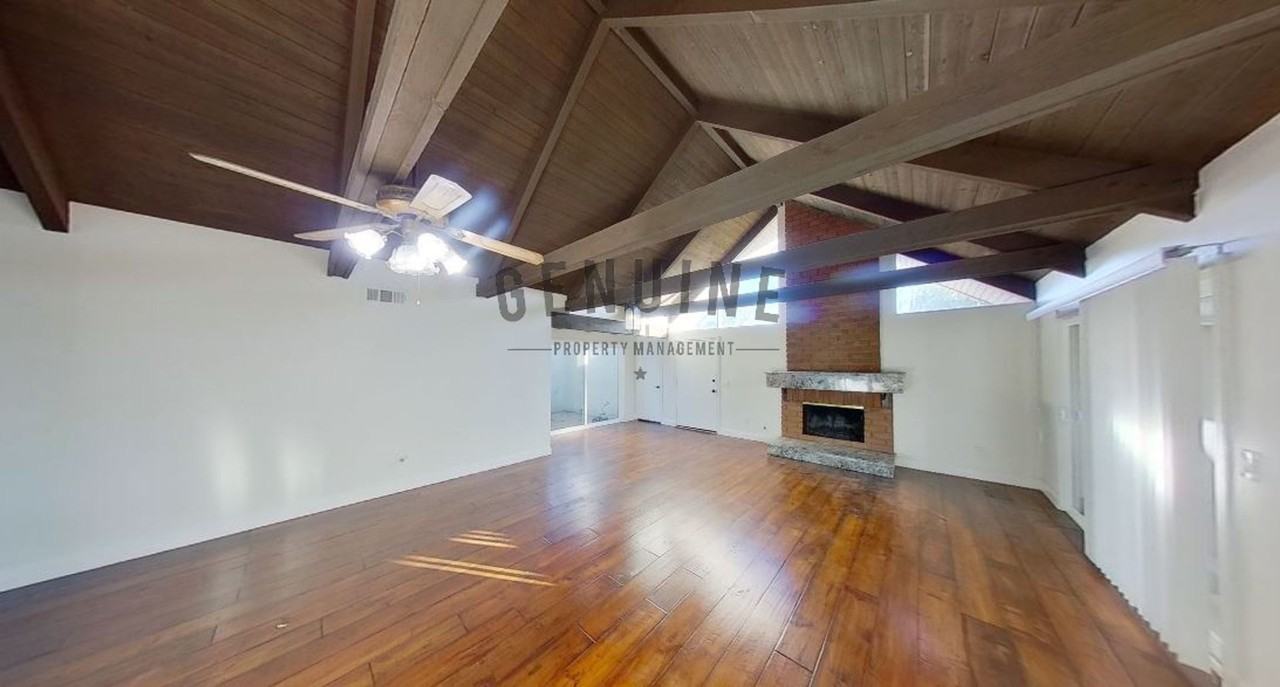 1662 Iowa St - Photo 2 of 31