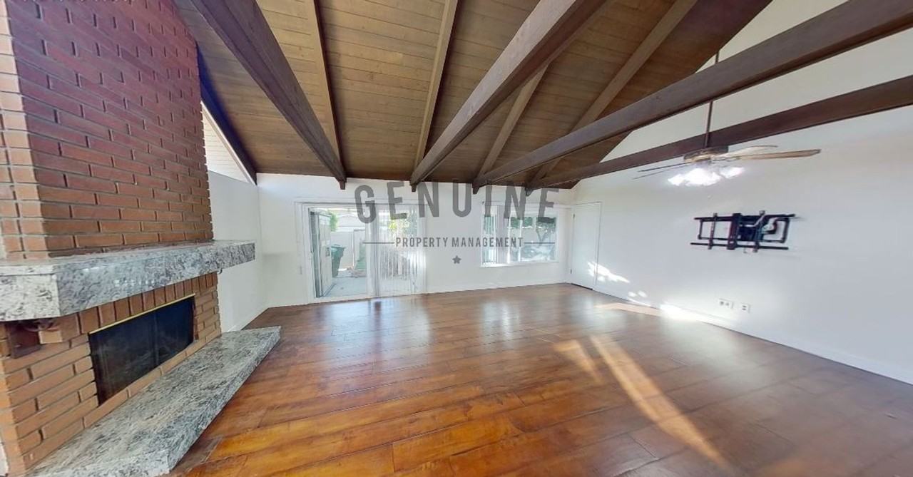 1662 Iowa St - Photo 3 of 31