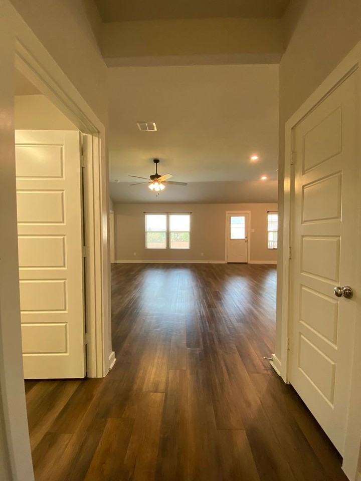 6015 Akin Stroll - Photo 4 of 38