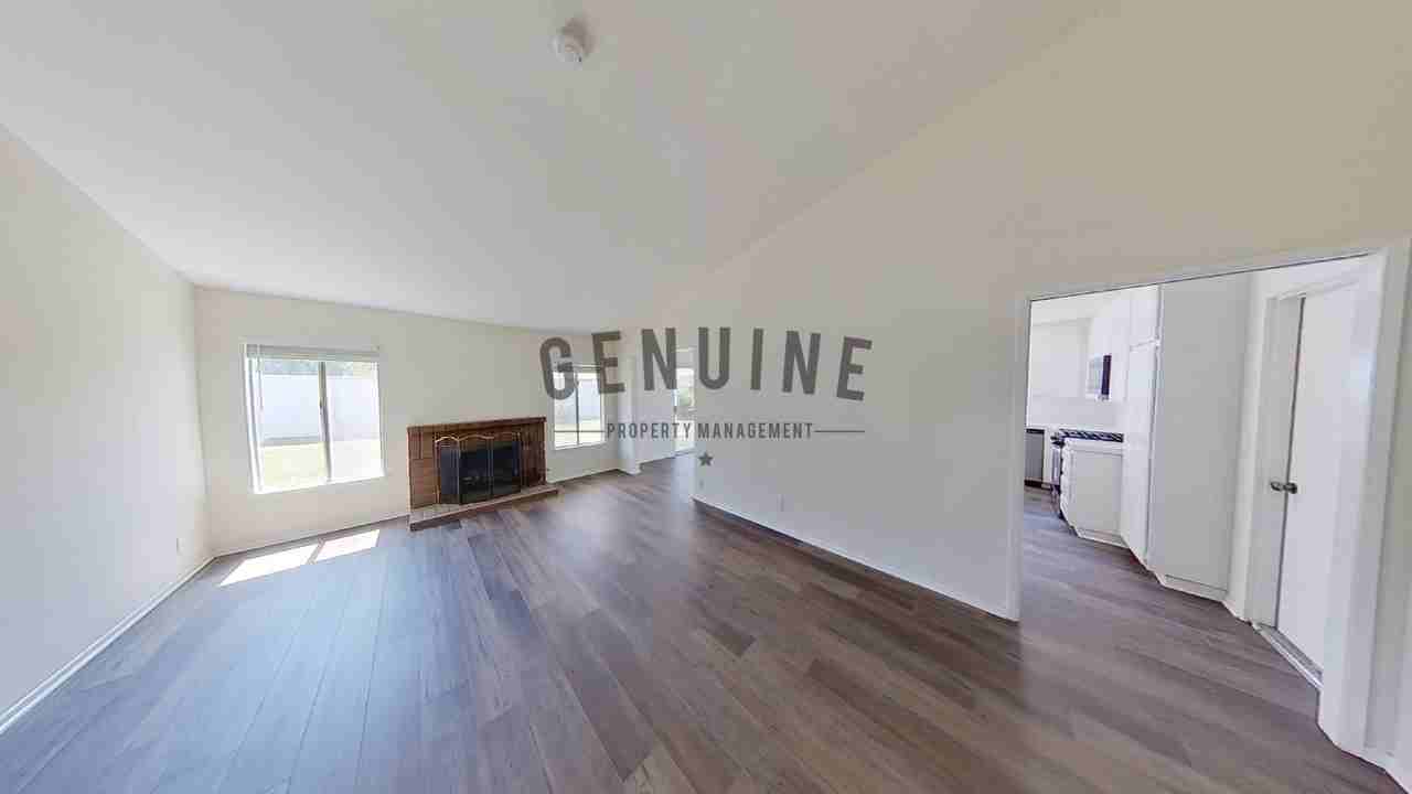 22606 Rockford Dr - Photo 6 of 24