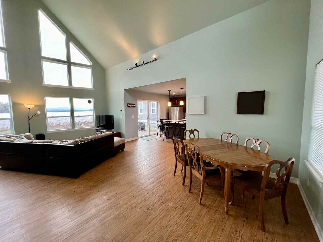 4374 Saltspring Dr - Photo 5 of 43