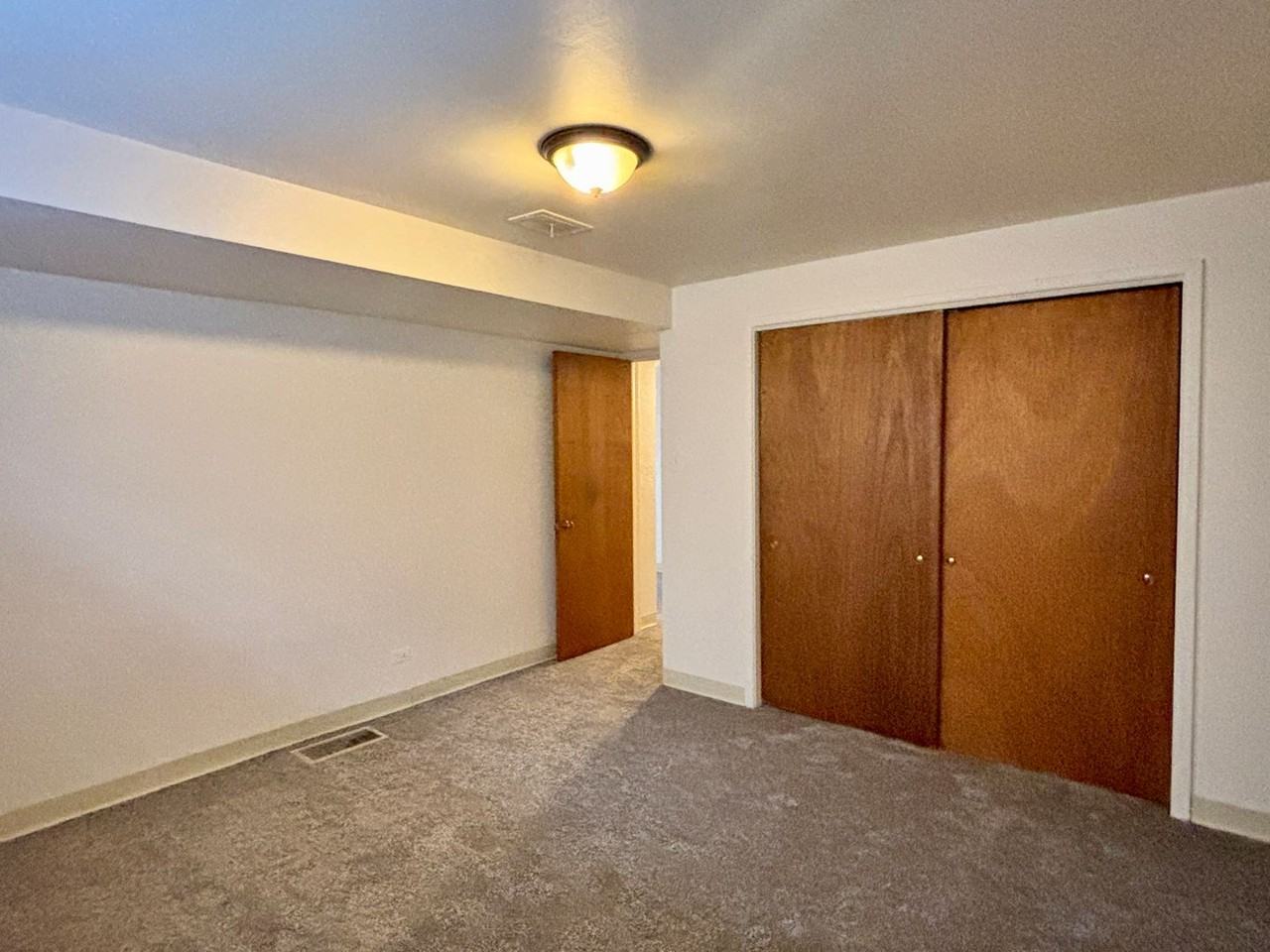 3211 S Lincoln St - Photo 3 of 8