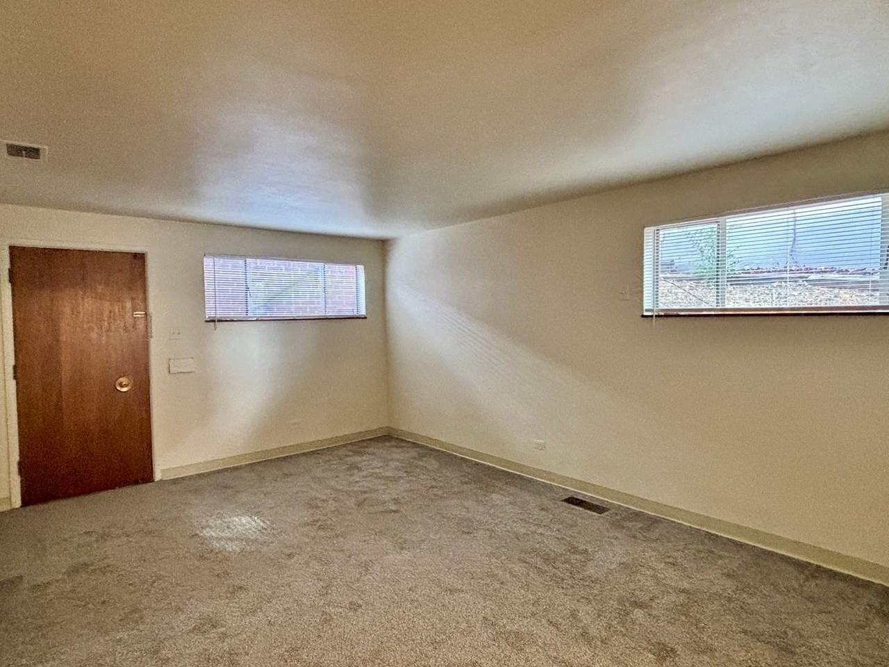 3211 S Lincoln St - Photo 6 of 8