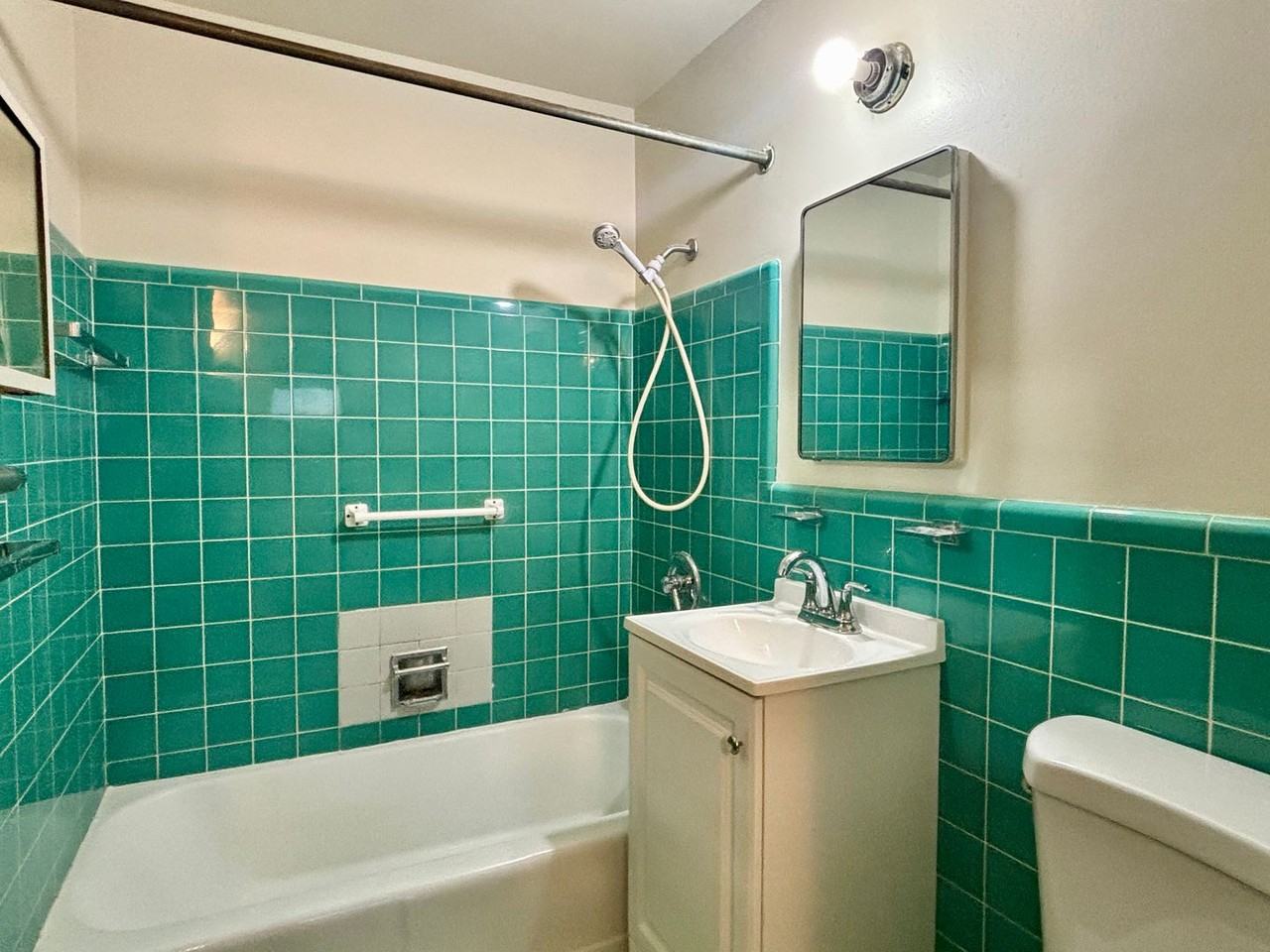 3211 S Lincoln St - Photo 7 of 8