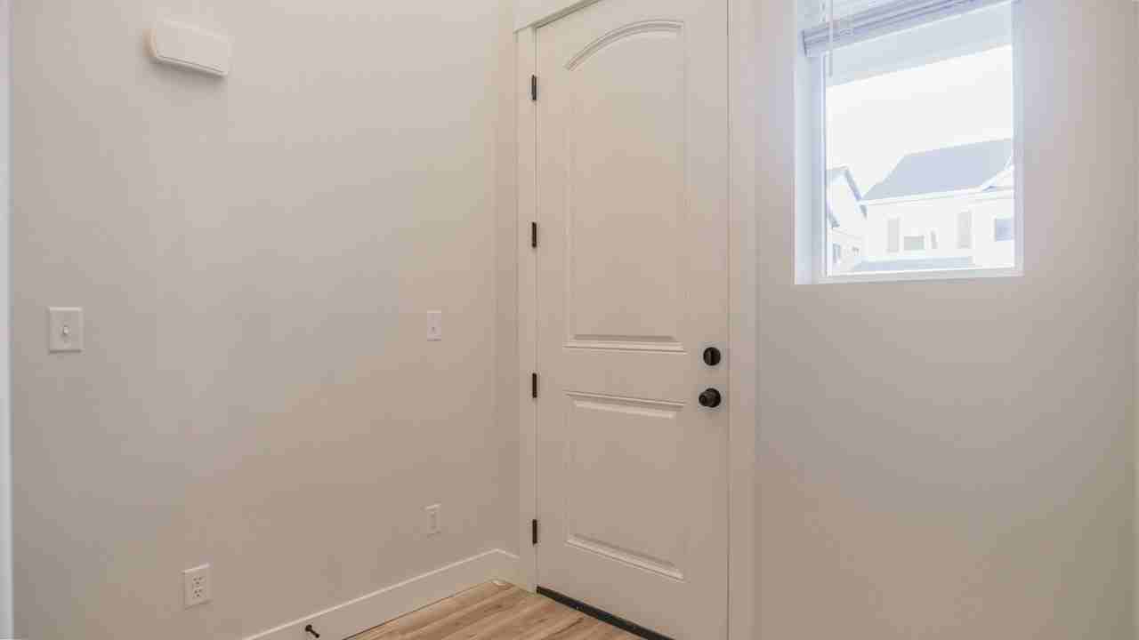 2010 N 3930 W - Photo 2 of 36