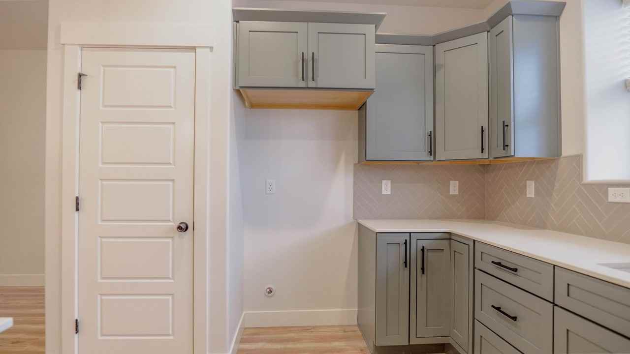 2010 N 3930 W - Photo 5 of 36