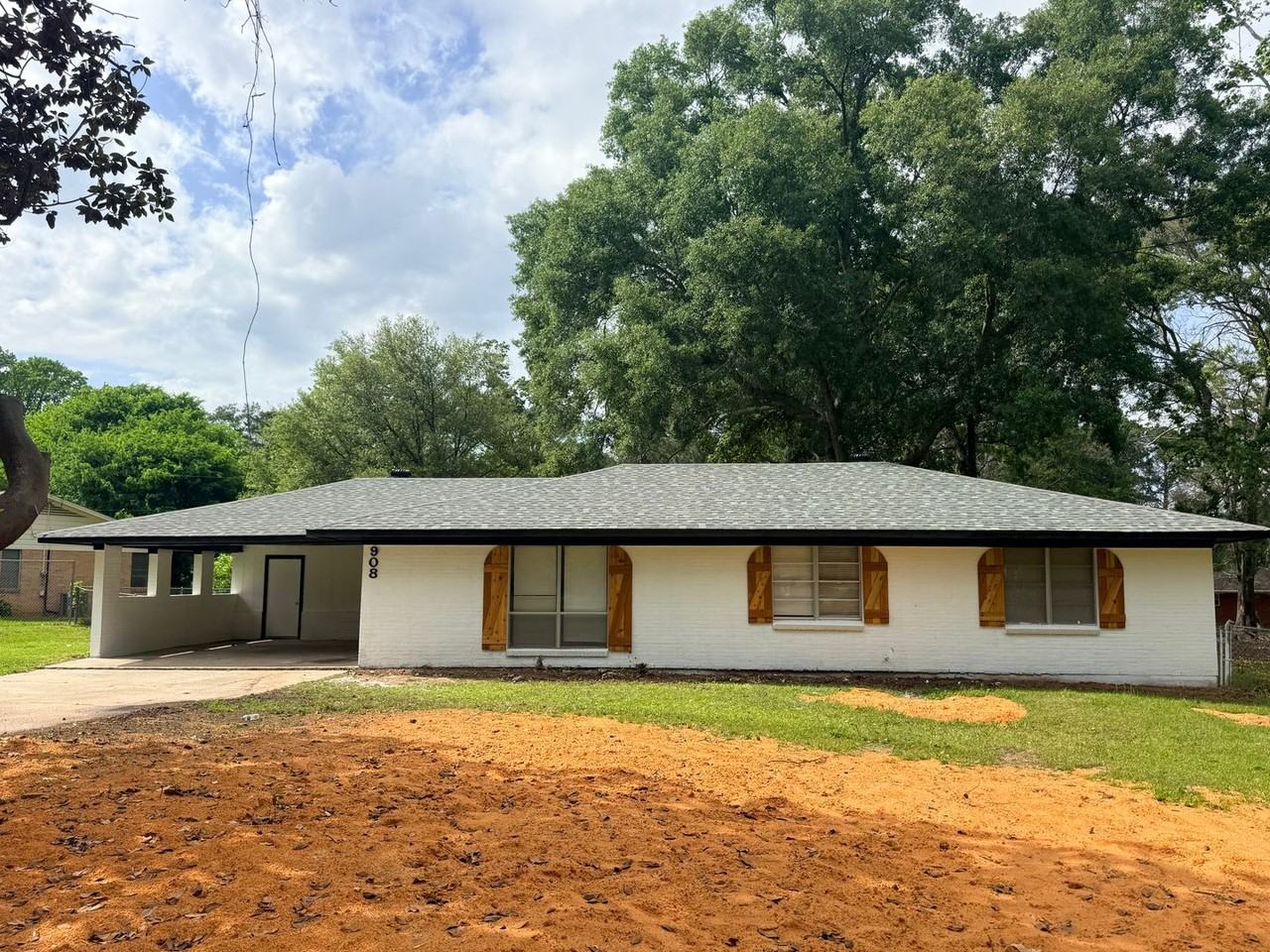 908 Deer Park Rd - Photo 2 of 32