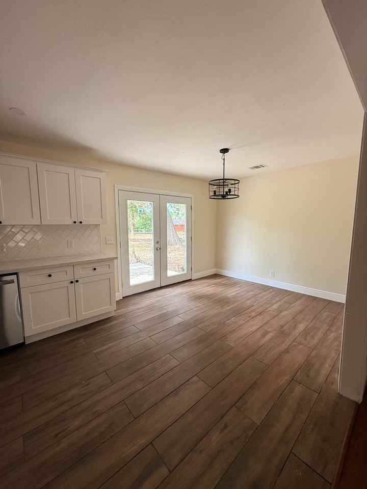 908 Deer Park Rd - Photo 5 of 32