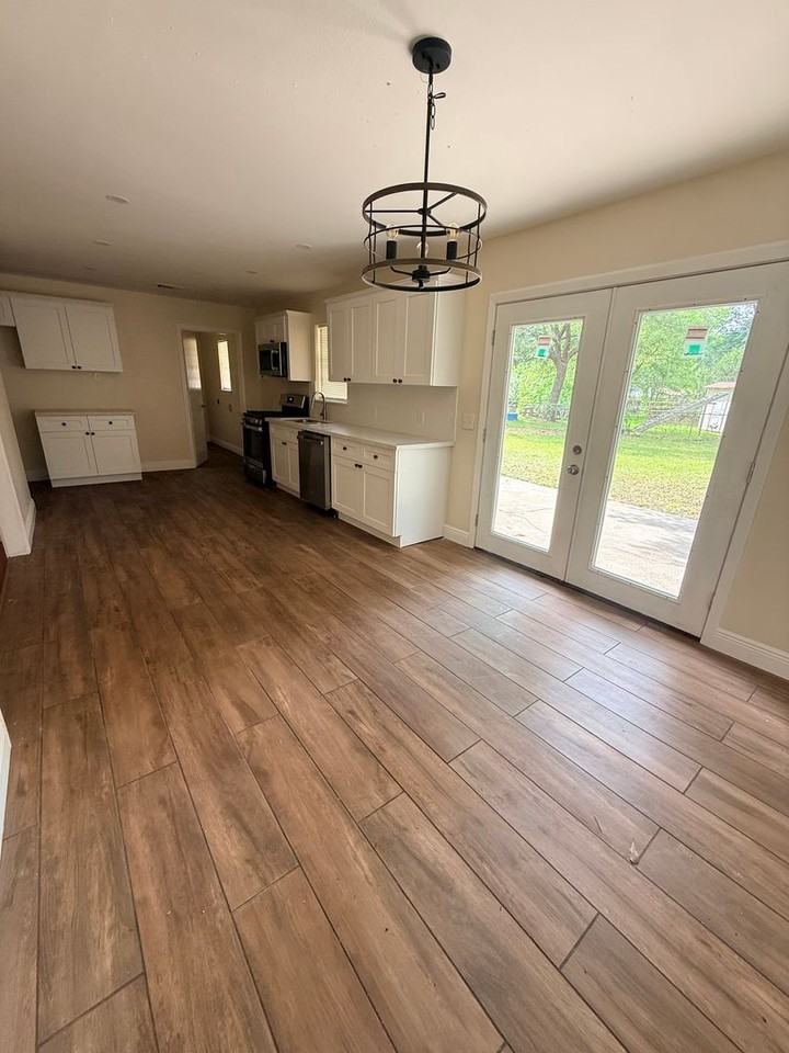 908 Deer Park Rd - Photo 6 of 32