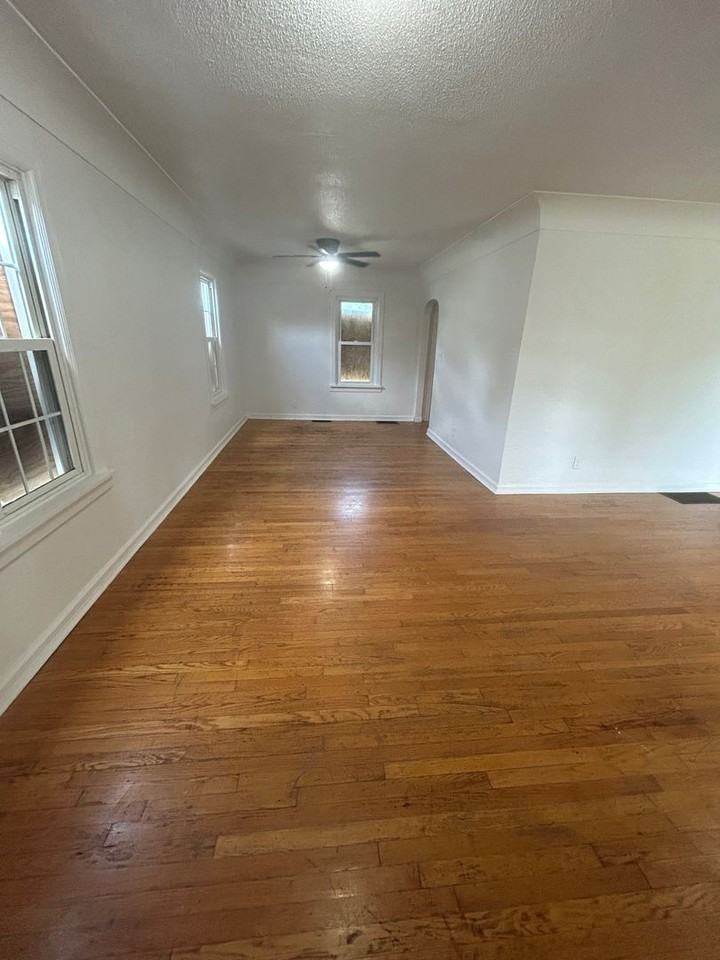 819 Mildred Ave - Photo 3 of 9