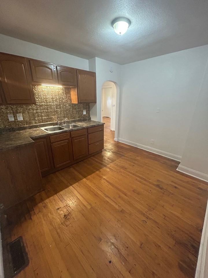 819 Mildred Ave - Photo 5 of 9