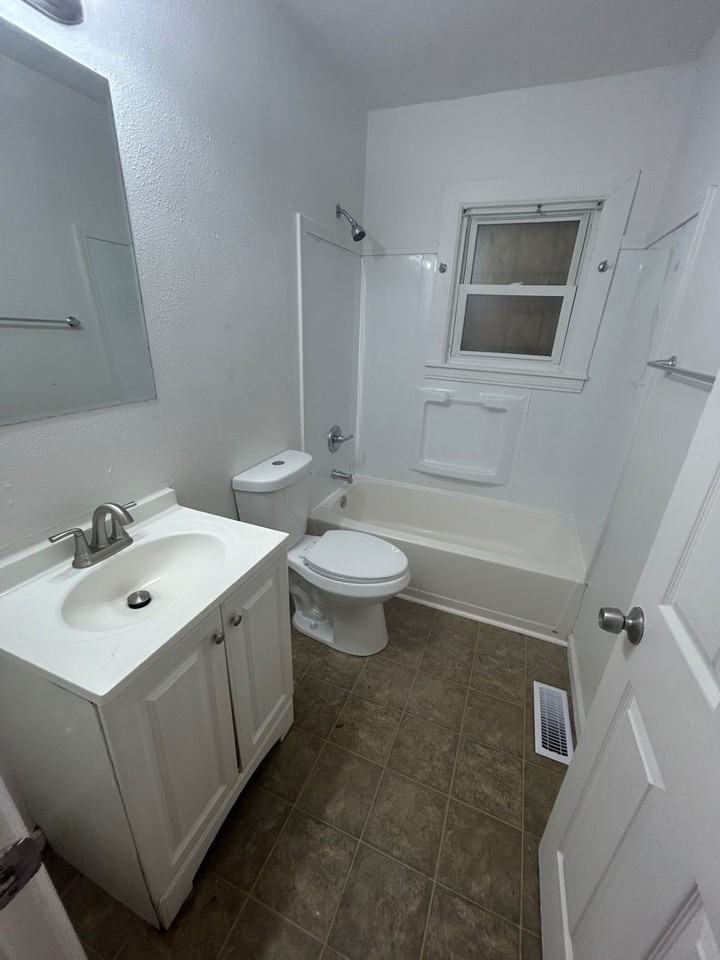 819 Mildred Ave - Photo 6 of 9