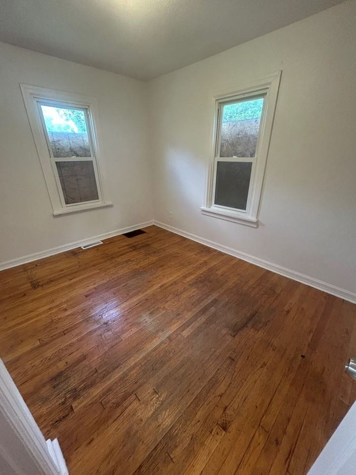 819 Mildred Ave - Photo 7 of 9