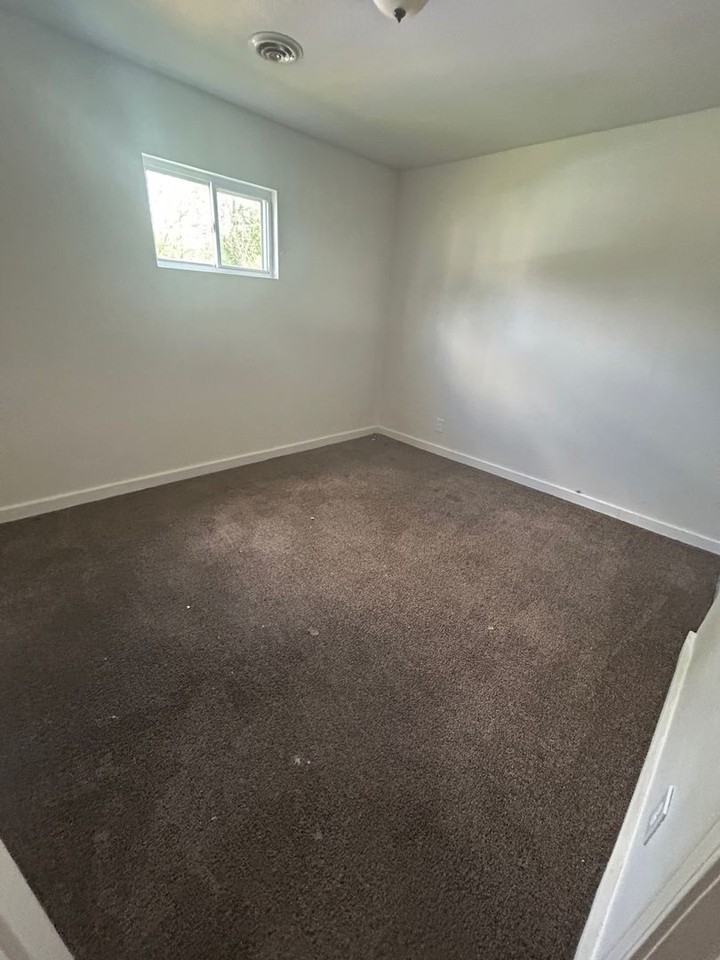 30 Saint Gregory Dr - Photo 4 of 7