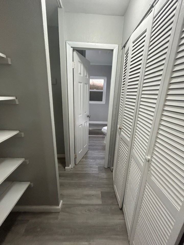 725 Saint Norbert Dr - Photo 4 of 9