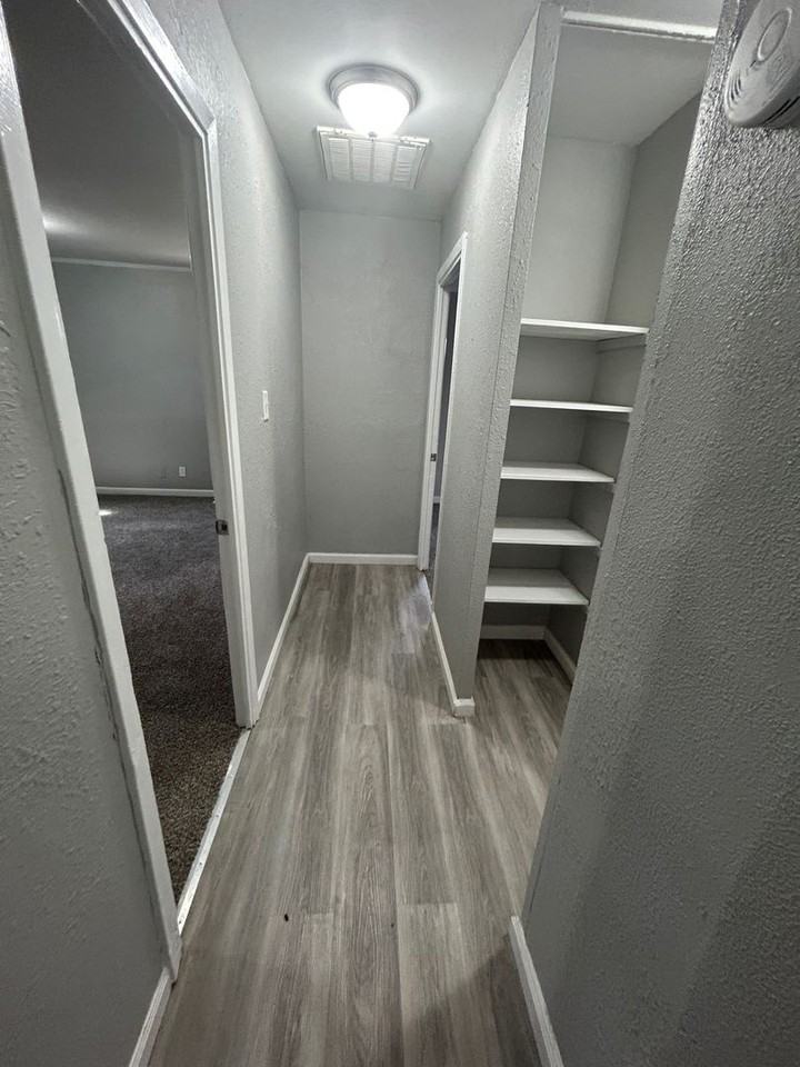 725 Saint Norbert Dr - Photo 6 of 9