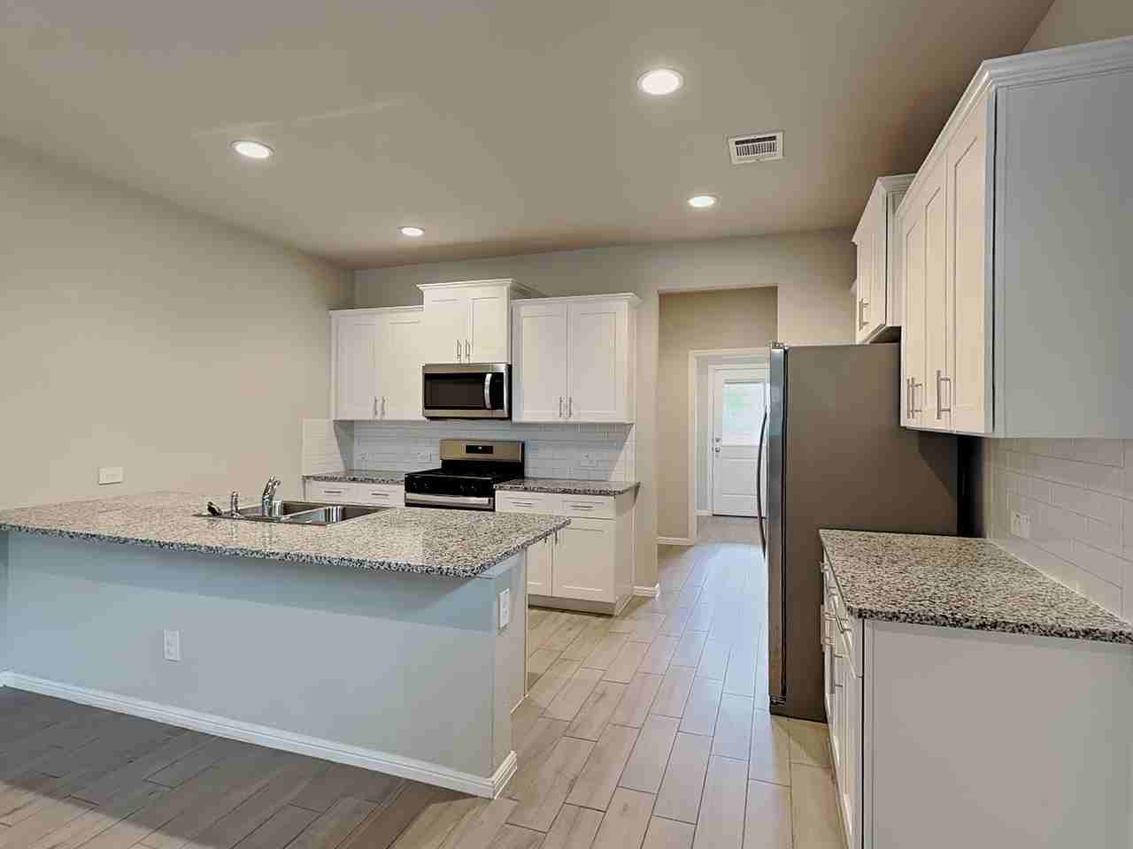 6721 Lake Overlook Dr - Photo 5 of 22