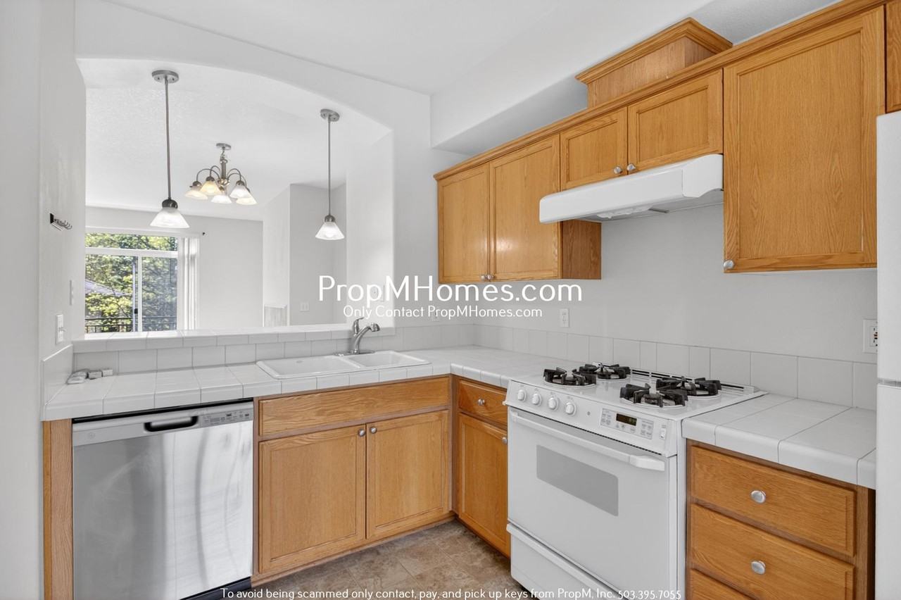 17042 17042 SW Berkeley Lane - NEW PROPERTY - Photo 4 of 25