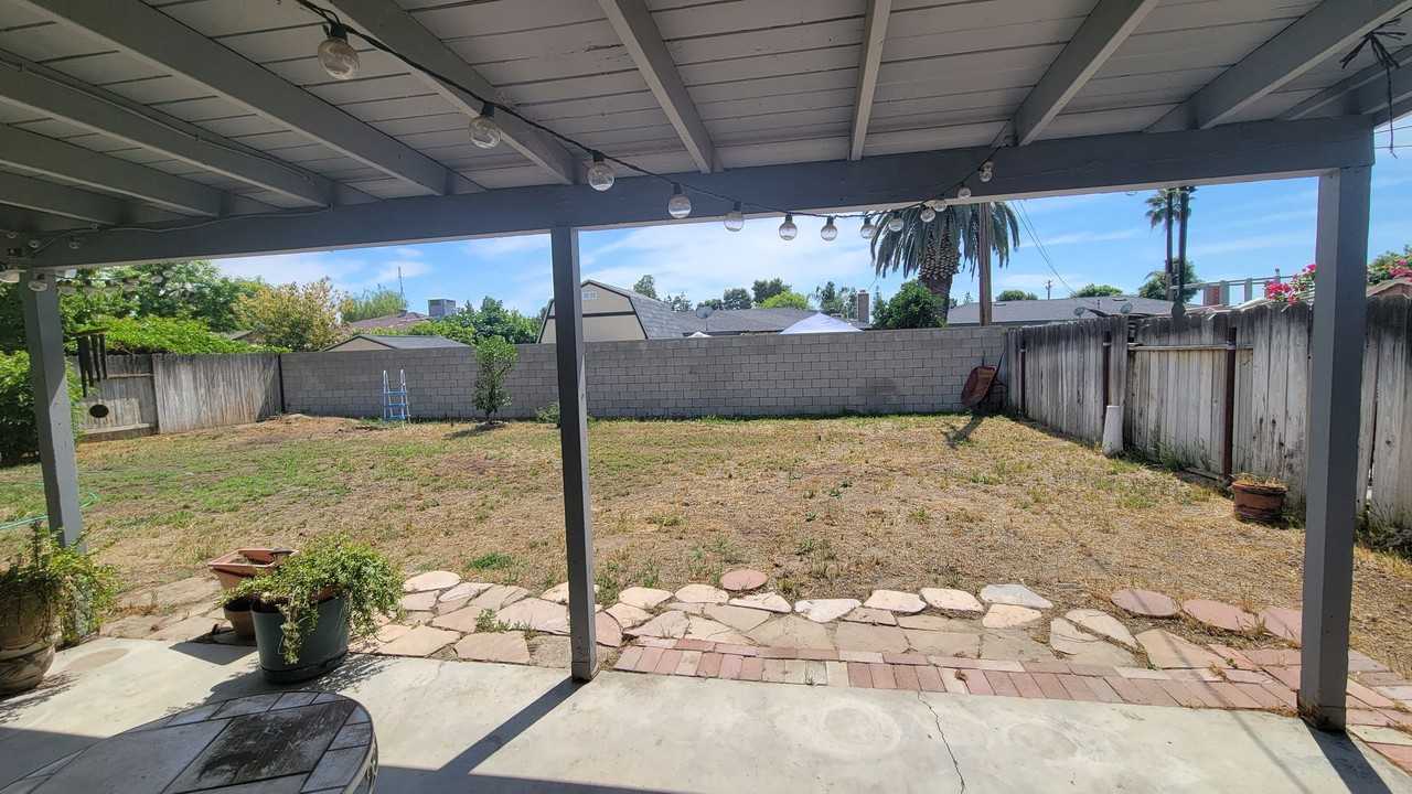 2313 San Lorenzo Ave - Photo 2 of 11