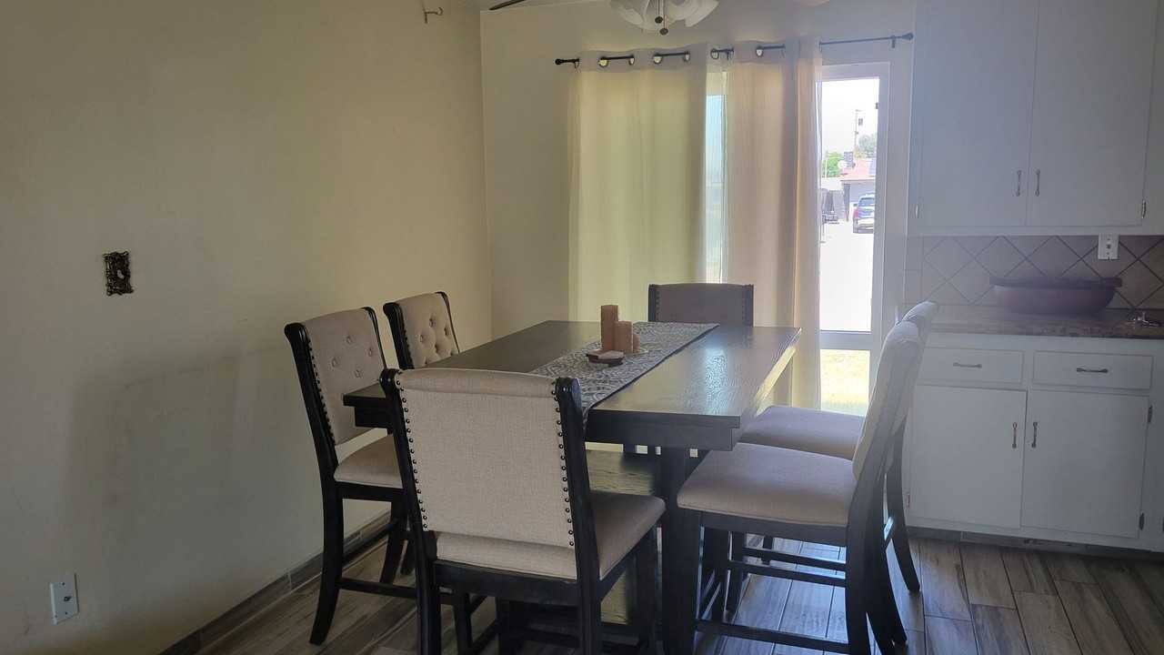 2313 San Lorenzo Ave - Photo 3 of 11