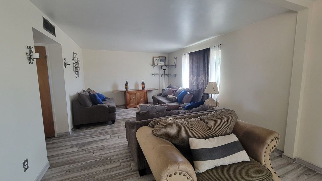 2313 San Lorenzo Ave - Photo 4 of 11