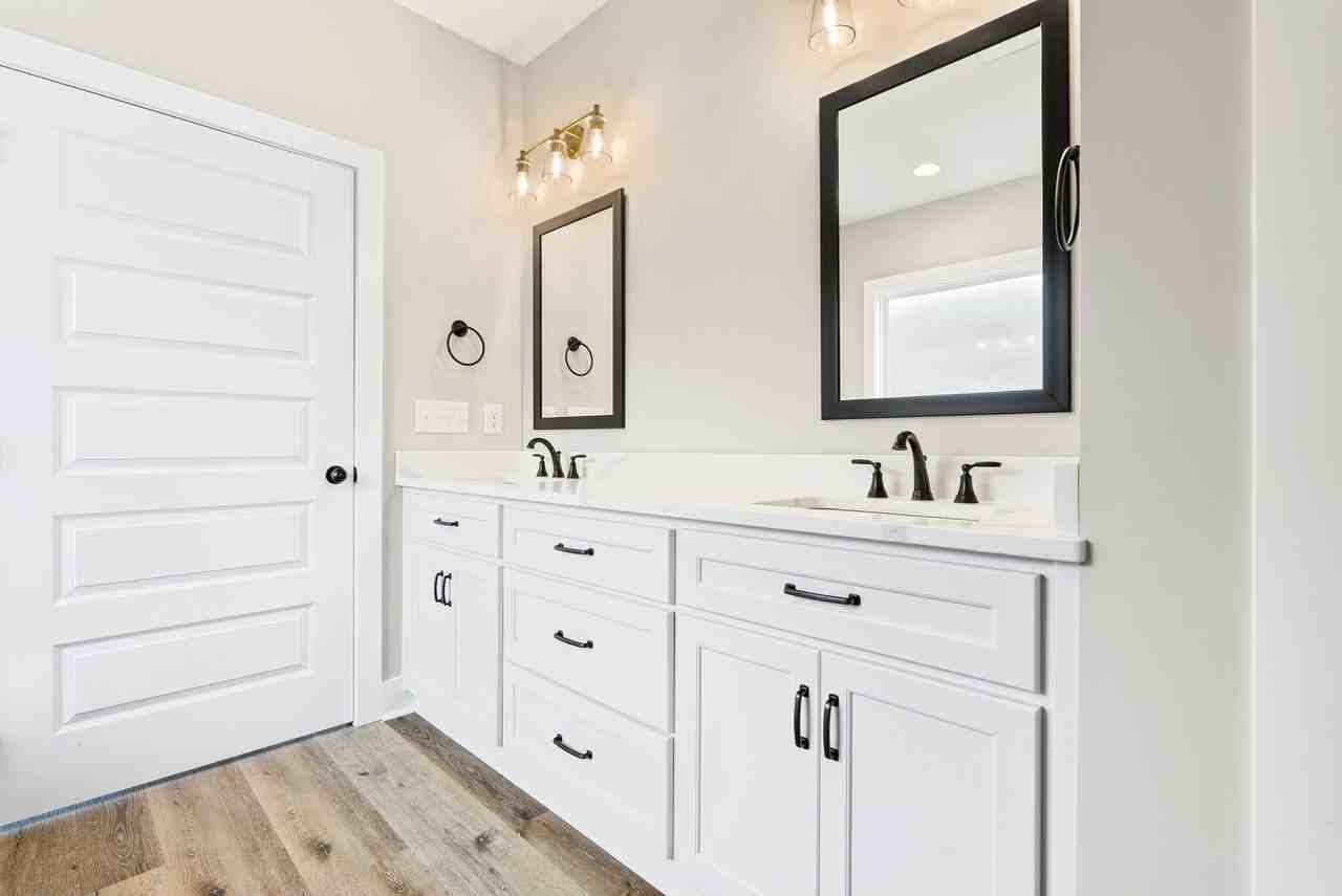 1785 Hanson St - Photo 5 of 21