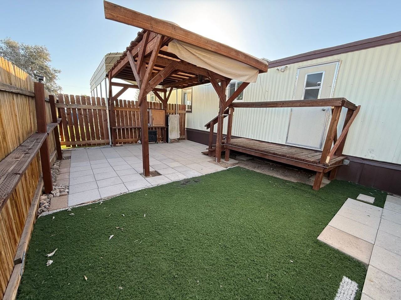 1801 Clearwater Dr - Photo 5 of 27